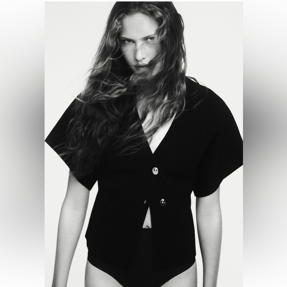 Black zara top, new with tags, never worn, size S - Picture 2 of 3